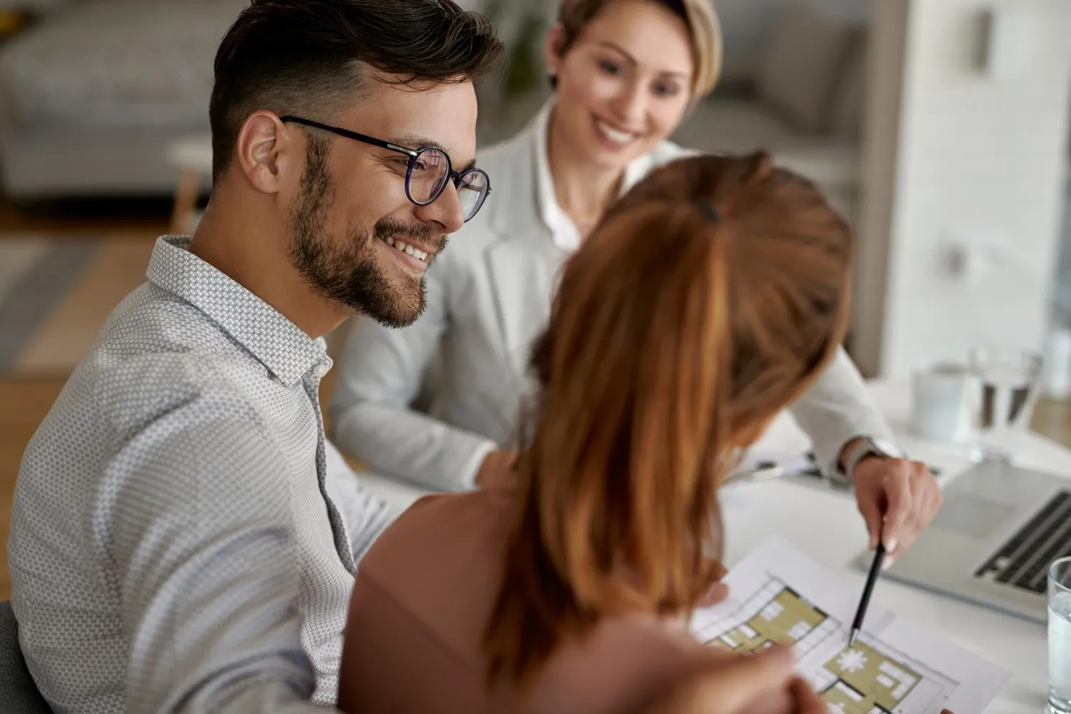 real estate agent doing off-market property sydney deals